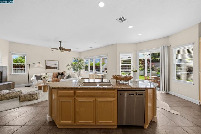 5260 Hiddencrest Ct, Concord, CA 94521