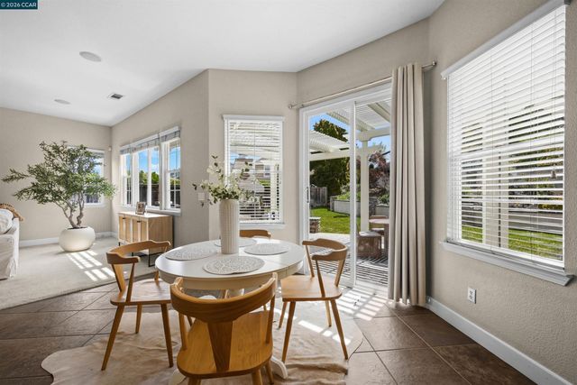5260 Hiddencrest Ct, Concord, CA 94521