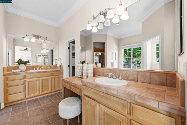 5260 Hiddencrest Ct, Concord, CA 94521