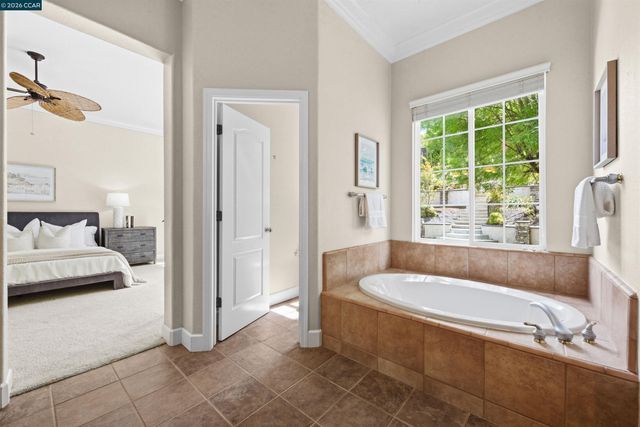 5260 Hiddencrest Ct, Concord, CA 94521
