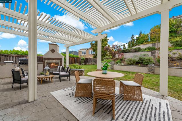 5260 Hiddencrest Ct, Concord, CA 94521
