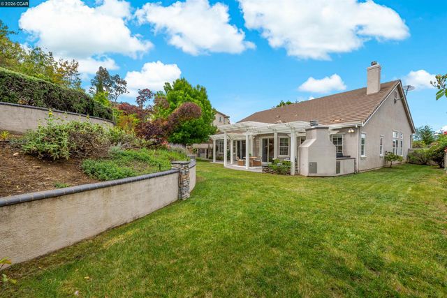 5260 Hiddencrest Ct, Concord, CA 94521