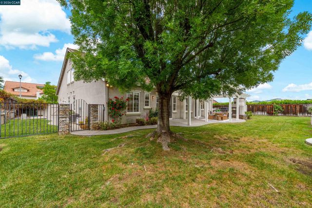5260 Hiddencrest Ct, Concord, CA 94521