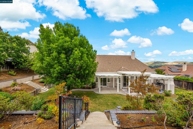 5260 Hiddencrest Ct, Concord, CA 94521