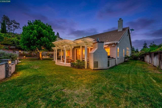 5260 Hiddencrest Ct, Concord, CA 94521