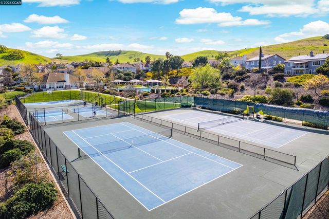 5260 Hiddencrest Ct, Concord, CA 94521