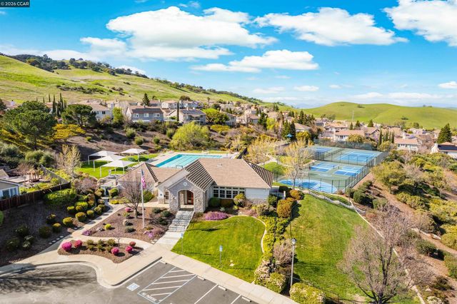 5260 Hiddencrest Ct, Concord, CA 94521