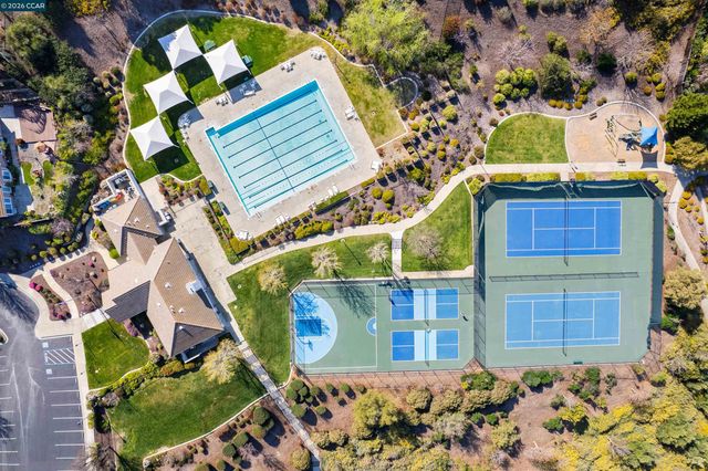 5260 Hiddencrest Ct, Concord, CA 94521