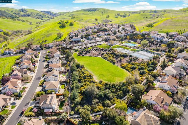 5260 Hiddencrest Ct, Concord, CA 94521