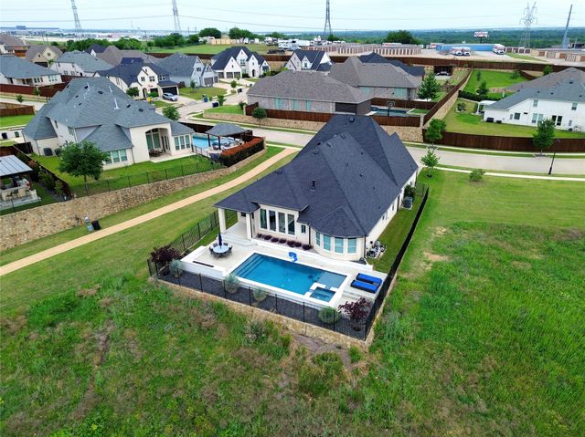 1300 Highpoint Way, Roanoke, TX 76262