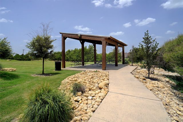 1300 Highpoint Way, Roanoke, TX 76262