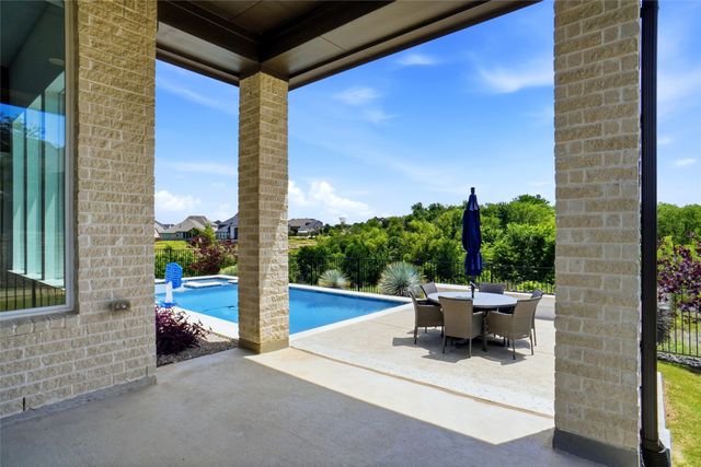 1300 Highpoint Way, Roanoke, TX 76262