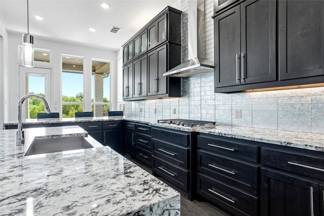 1300 Highpoint Way, Roanoke, TX 76262