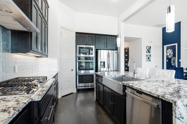 1300 Highpoint Way, Roanoke, TX 76262