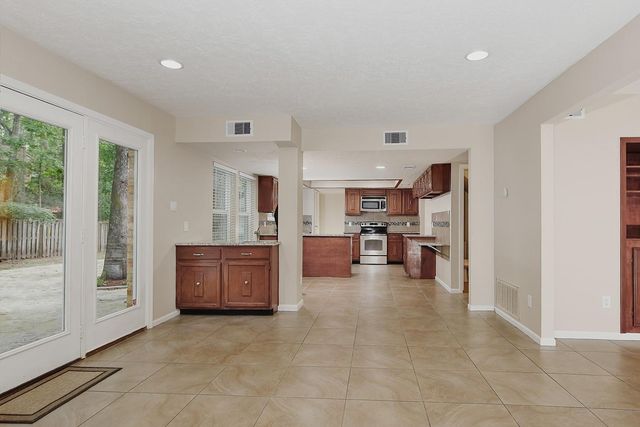 6 Berryfrost Lane, The Woodlands, TX 77380