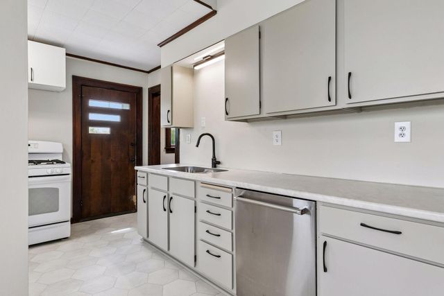 982 Topping Street, Saint Paul, MN 55103
