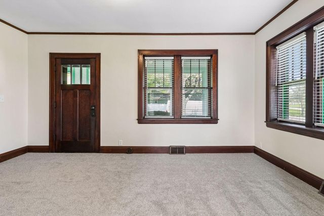 982 Topping Street, Saint Paul, MN 55103