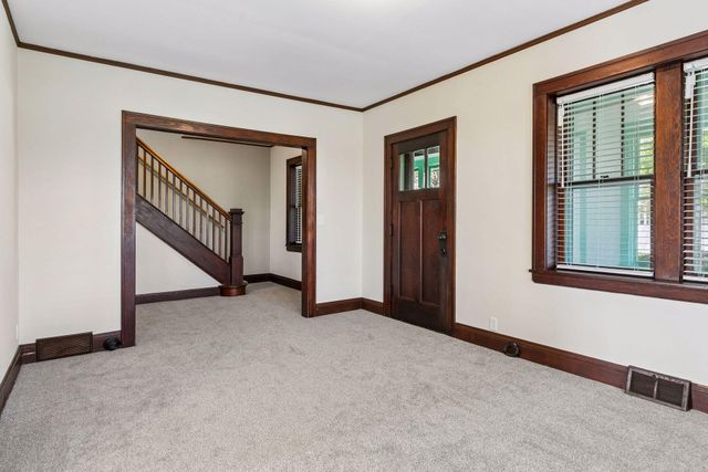 982 Topping Street, Saint Paul, MN 55103