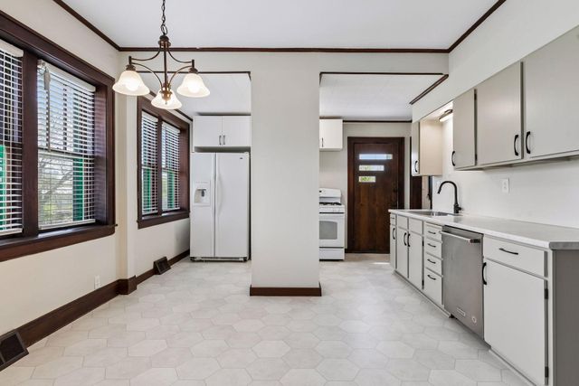 982 Topping Street, Saint Paul, MN 55103