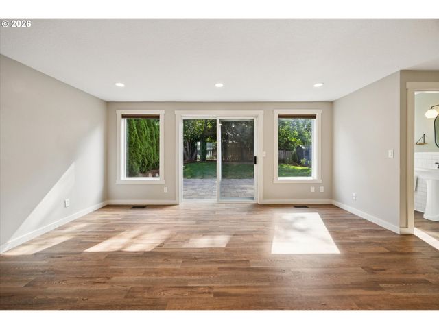 51894 Sw CREEKVIEW Pl, Scappoose, OR 97056