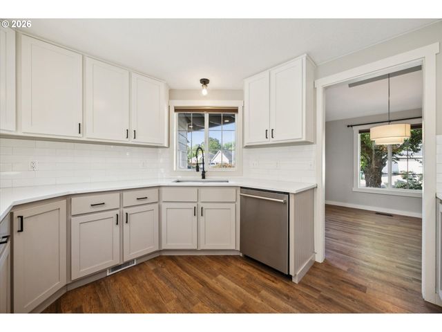 51894 Sw CREEKVIEW Pl, Scappoose, OR 97056