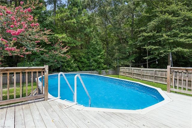 6823 Watch Harbour Circle, Hayes, VA 23072