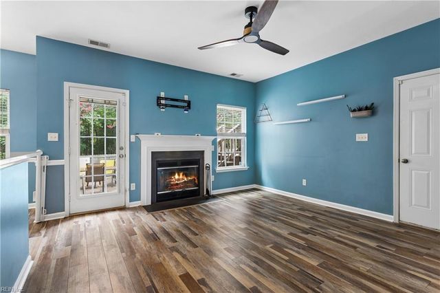 6823 Watch Harbour Circle, Hayes, VA 23072