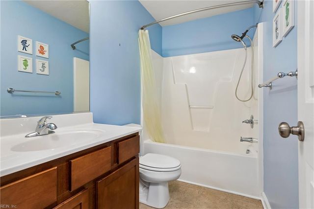 6823 Watch Harbour Circle, Hayes, VA 23072