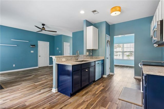 6823 Watch Harbour Circle, Hayes, VA 23072