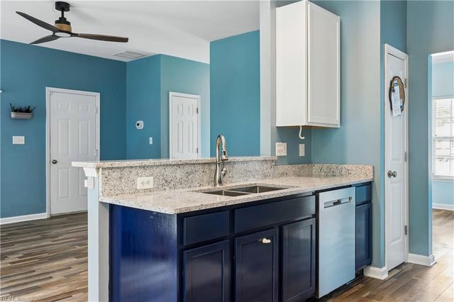 6823 Watch Harbour Circle, Hayes, VA 23072