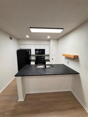 4859 Cedar Springs Road 150, Dallas, TX 75219
