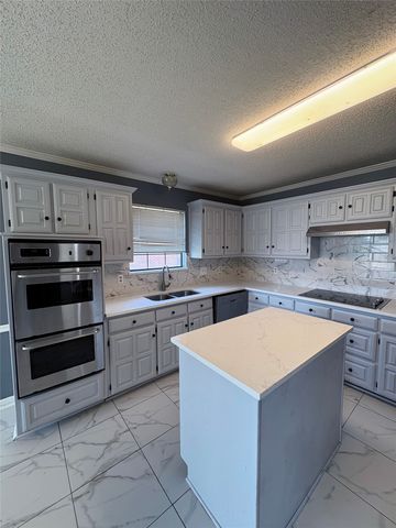 529 Jeff Grimes Boulevard, Desoto, TX 75115