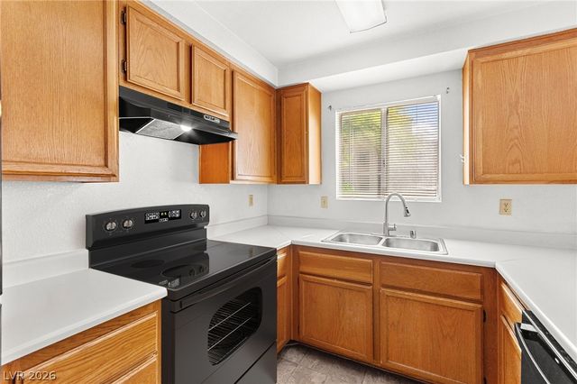 6867 Tamarus Street 104, Las Vegas, NV 89119