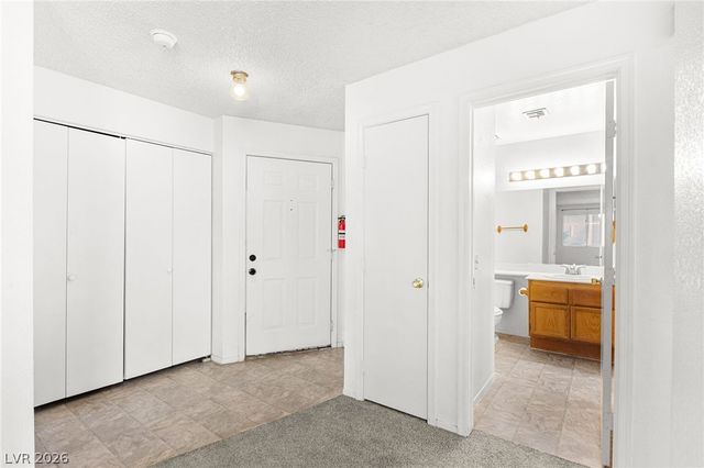 6867 Tamarus Street 104, Las Vegas, NV 89119