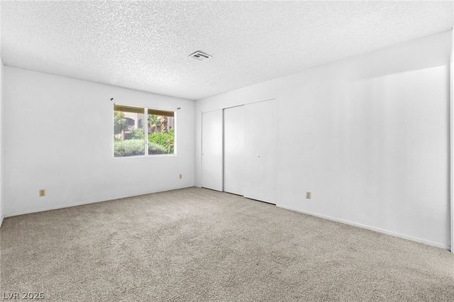 6867 Tamarus Street 104, Las Vegas, NV 89119