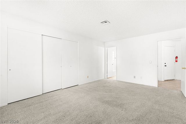 6867 Tamarus Street 104, Las Vegas, NV 89119