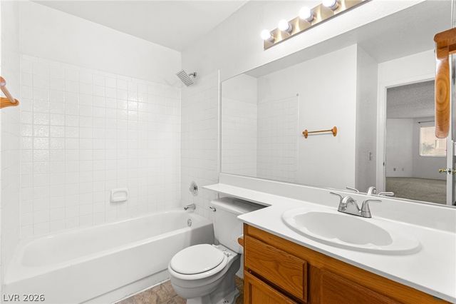 6867 Tamarus Street 104, Las Vegas, NV 89119