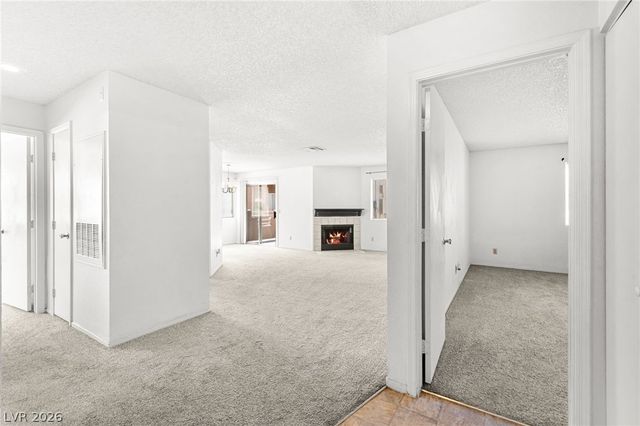 6867 Tamarus Street 104, Las Vegas, NV 89119