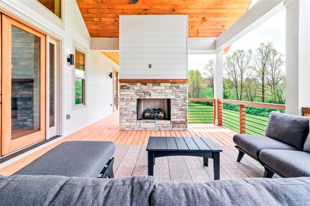 1250 Owen Glen Drive, Blairsville, GA 30512