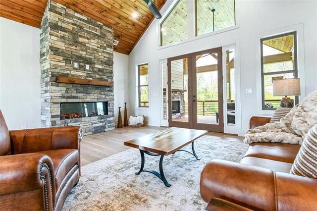 1250 Owen Glen Drive, Blairsville, GA 30512