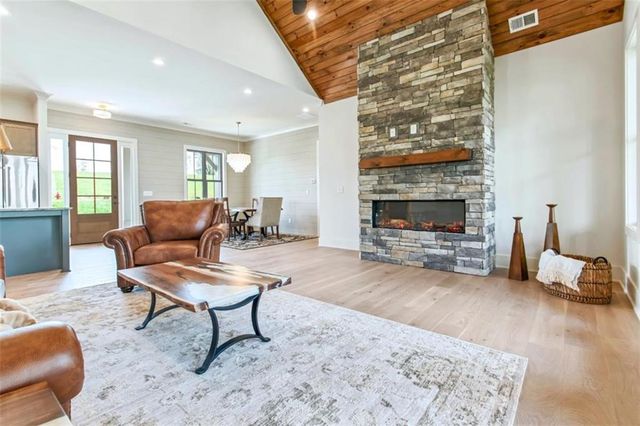 1250 Owen Glen Drive, Blairsville, GA 30512