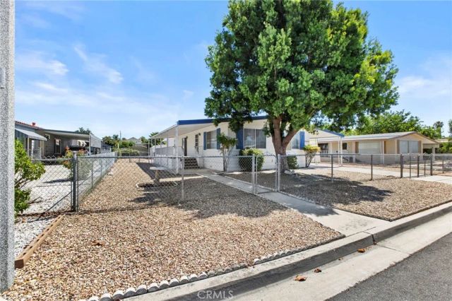 44069 Lloyd Street, Hemet, CA 92544