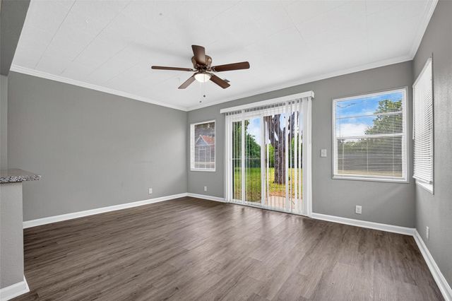 805 N 12th Street, La Porte, TX 77571