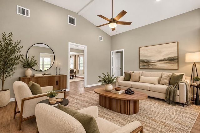805 N 12th Street, La Porte, TX 77571