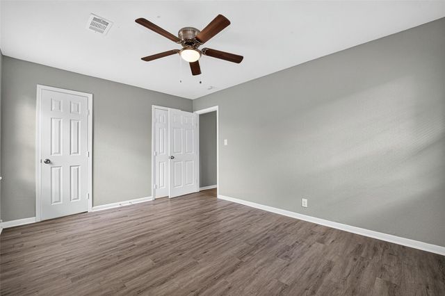 805 N 12th Street, La Porte, TX 77571