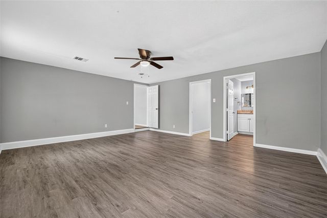 805 N 12th Street, La Porte, TX 77571