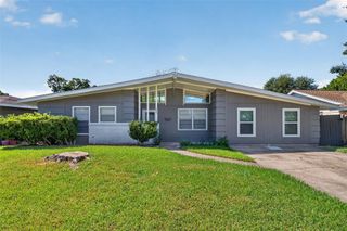 805 N 12th Street, La Porte, TX 77571