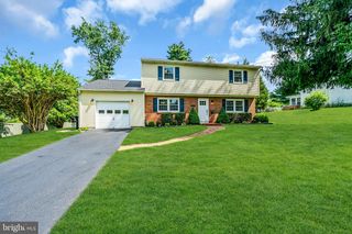 11 ROYAL OAK RD, Lawrenceville, NJ 08648