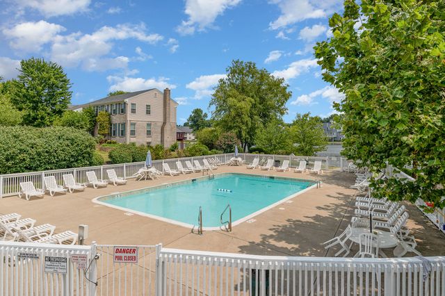 14 Tattersall Lane, Florence, KY 41042