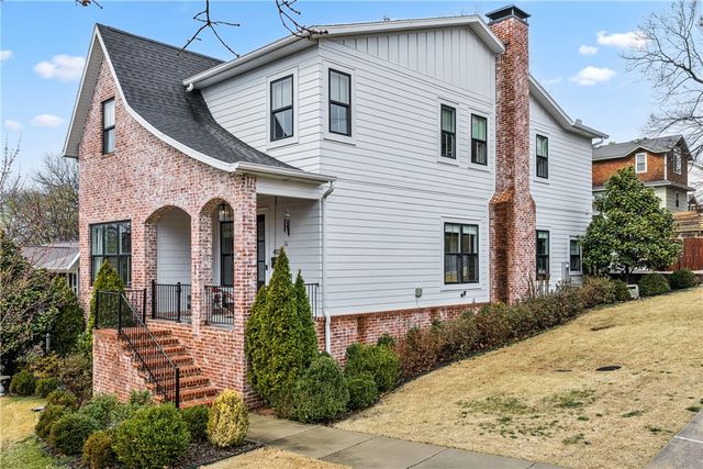 402 W Prospect Street, Fayetteville, AR 72701